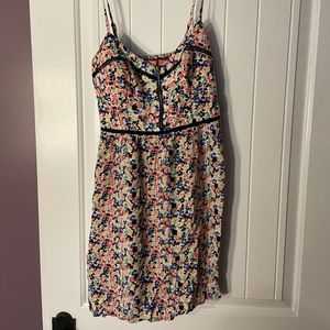 Floral cotton dress with zipper detail